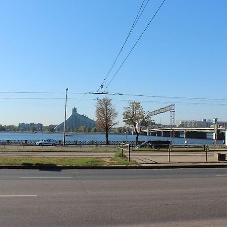 Three-Bedroom Apartment On Peldu 19 Rīga Exterior foto