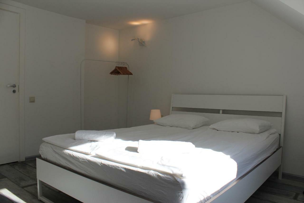 Three-Bedroom Apartment On Peldu 19 Rīga Exterior foto